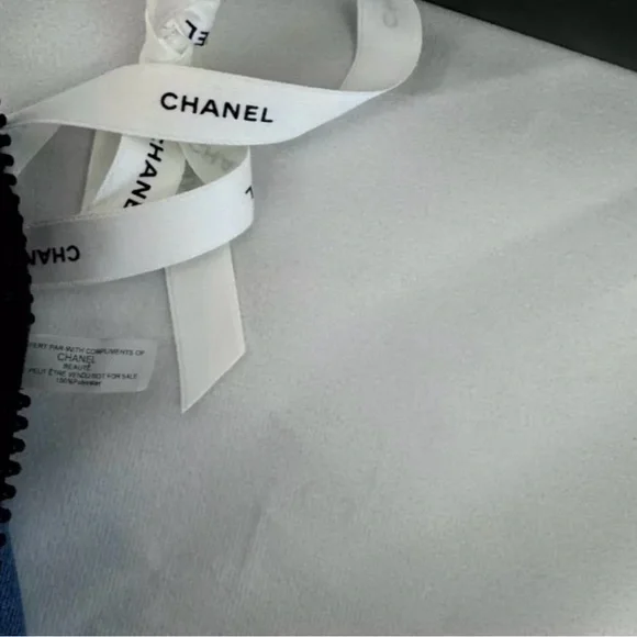 CHANEL Denim Beauty Line Blue Cosmetics Bag - Picture 5 of 5